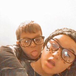 Meet your Posher, Avery